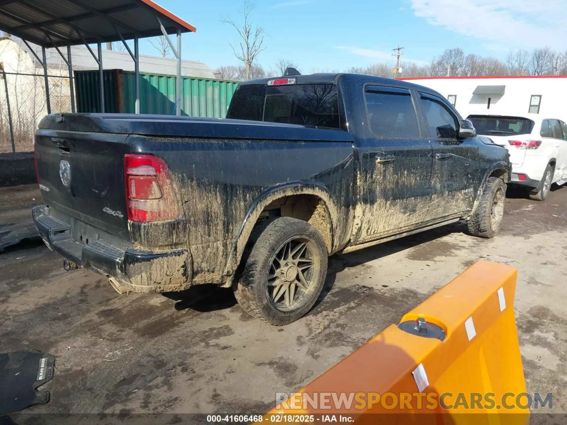 4 Photograph of a damaged car 1C6SRFJT5KN772582 RAM 1500 2019