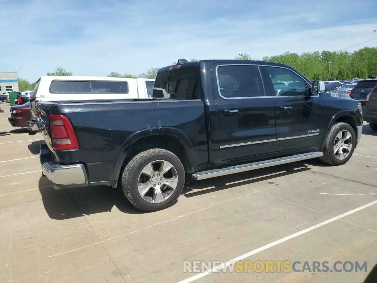 3 Photograph of a damaged car 1C6SRFJT5KN913330 RAM 1500 2019