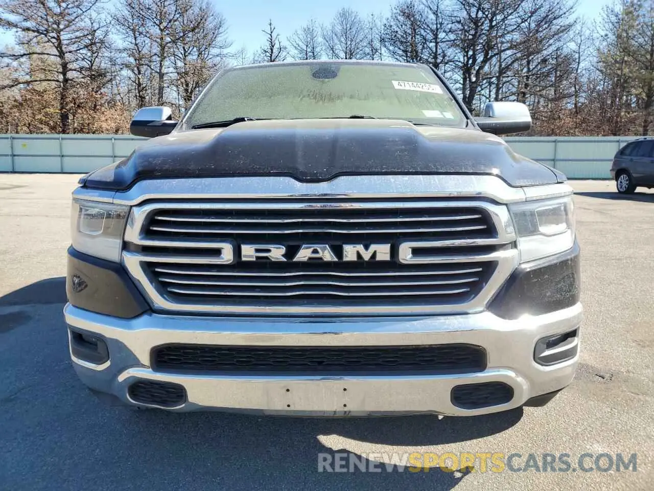 5 Photograph of a damaged car 1C6SRFJT6KN537916 RAM 1500 2019