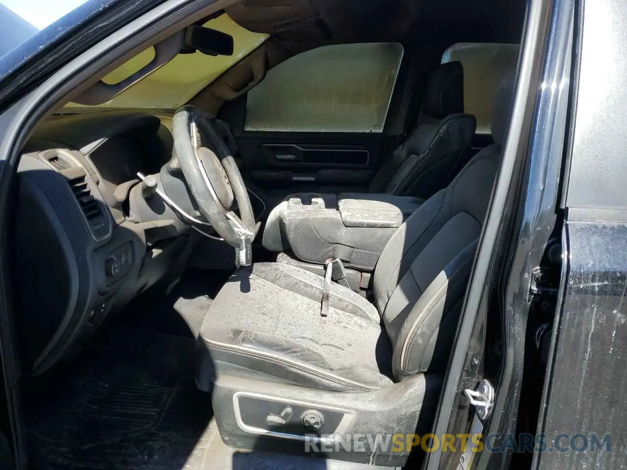 7 Photograph of a damaged car 1C6SRFJT6KN537916 RAM 1500 2019