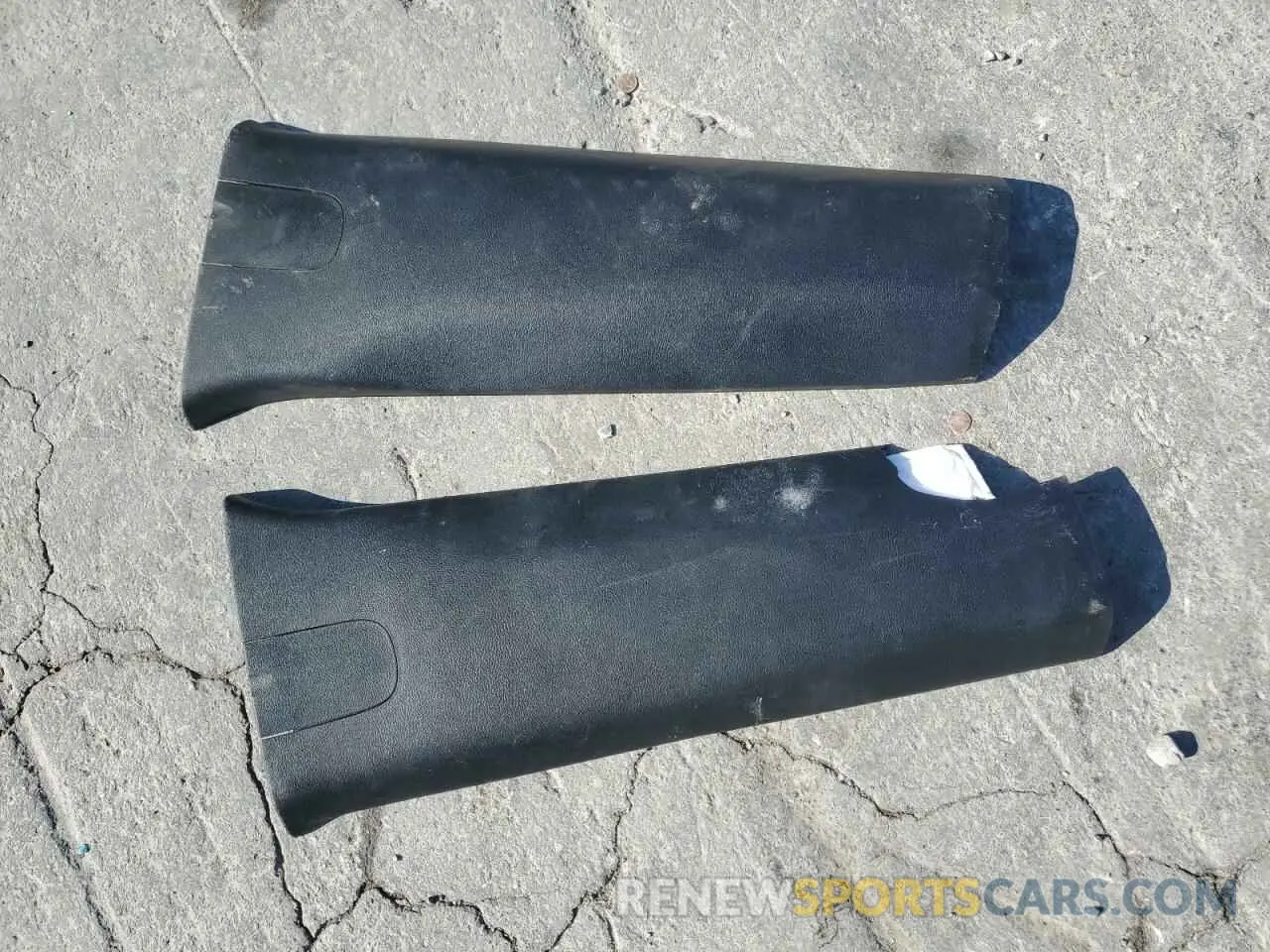 12 Photograph of a damaged car 1C6SRFJT6KN681255 RAM 1500 2019
