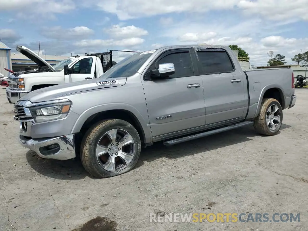 1 Photograph of a damaged car 1C6SRFJT6KN696578 RAM 1500 2019