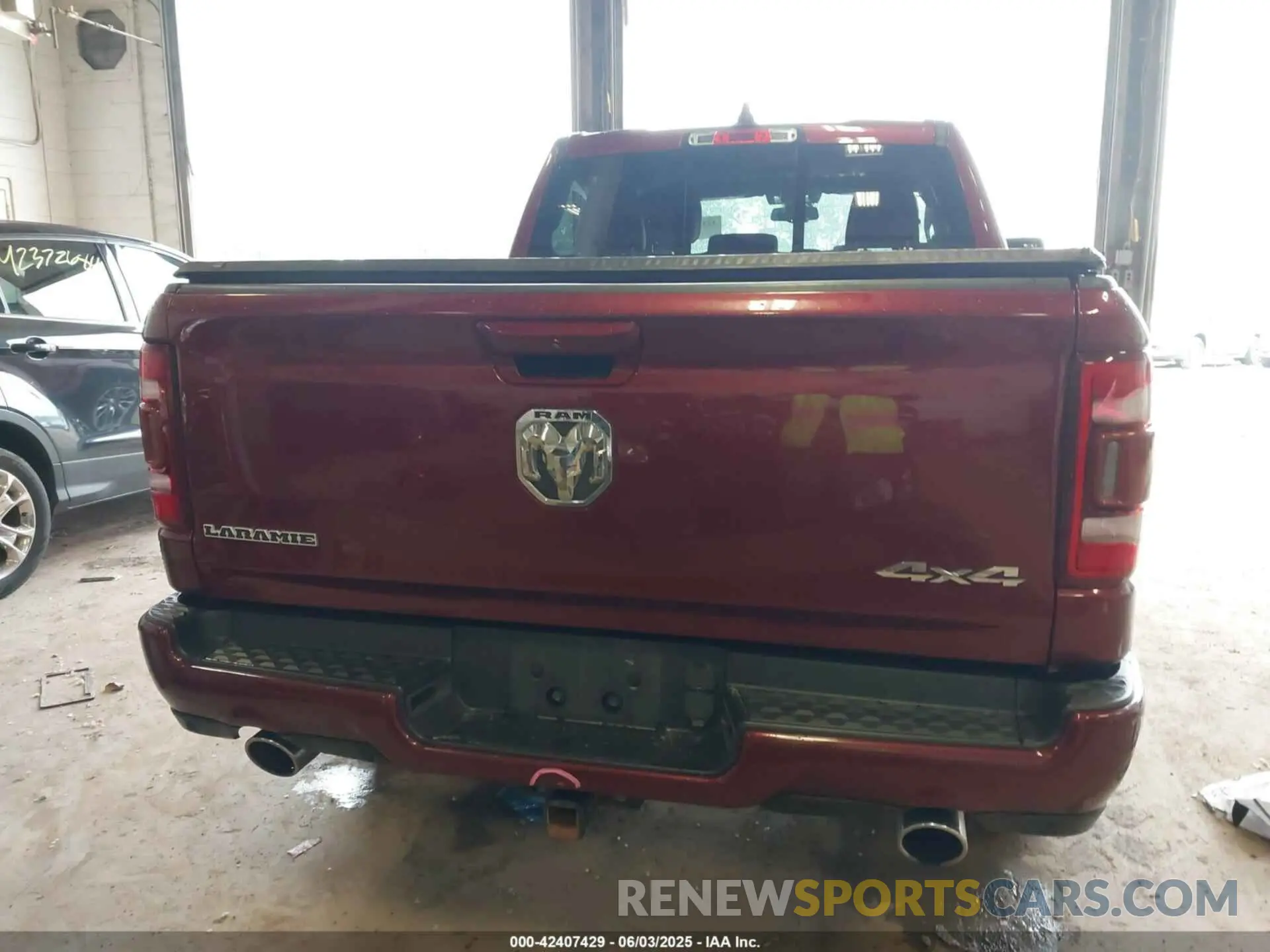 17 Photograph of a damaged car 1C6SRFJT6KN787172 RAM 1500 2019