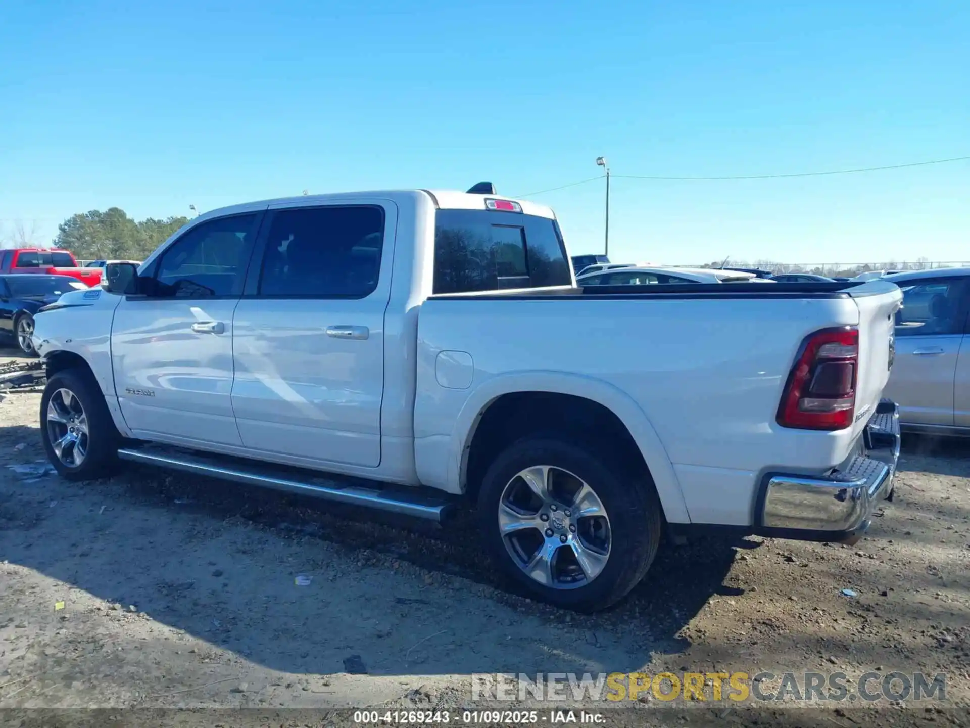 15 Photograph of a damaged car 1C6SRFJT6KN909240 RAM 1500 2019