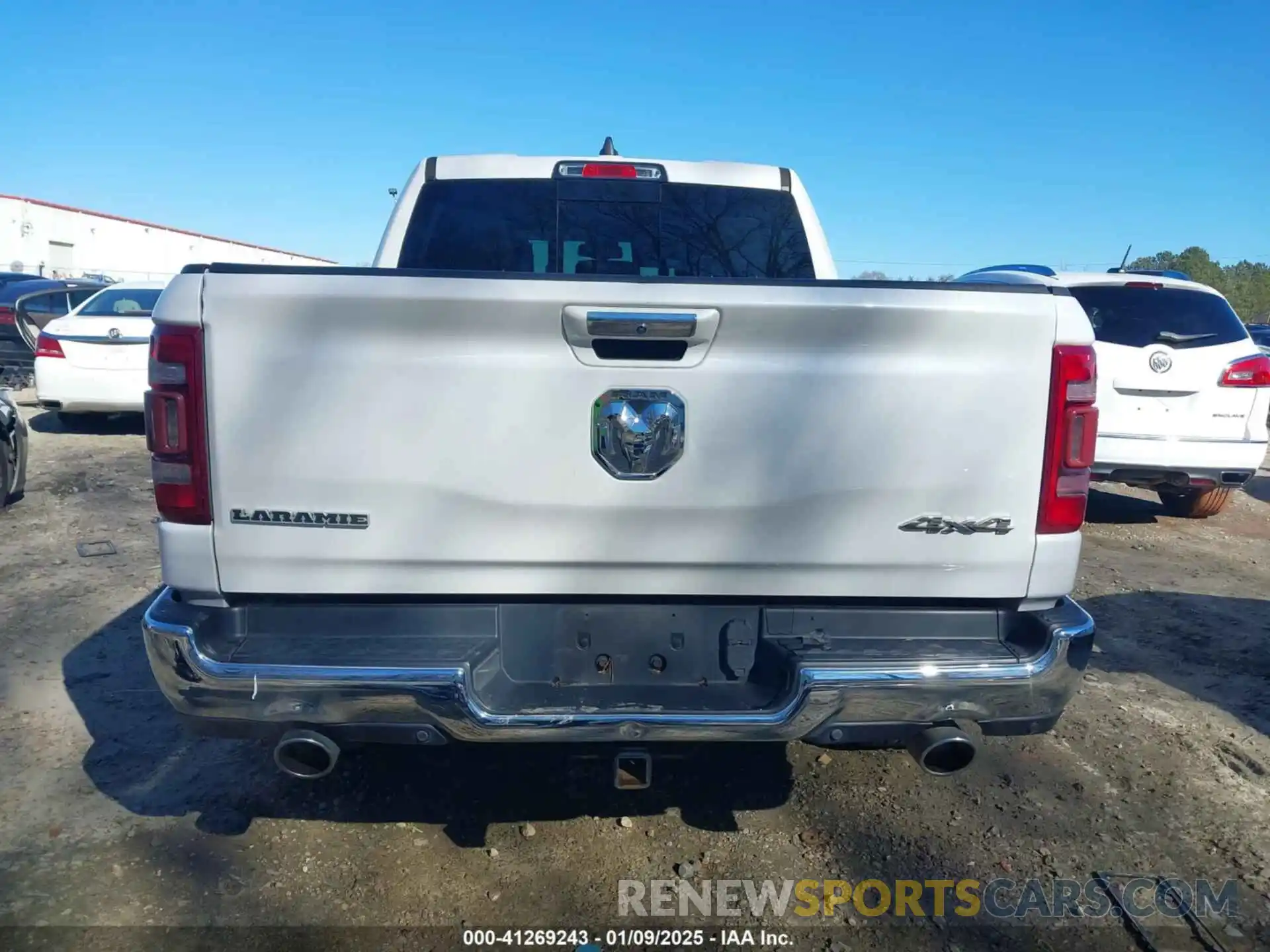 17 Photograph of a damaged car 1C6SRFJT6KN909240 RAM 1500 2019