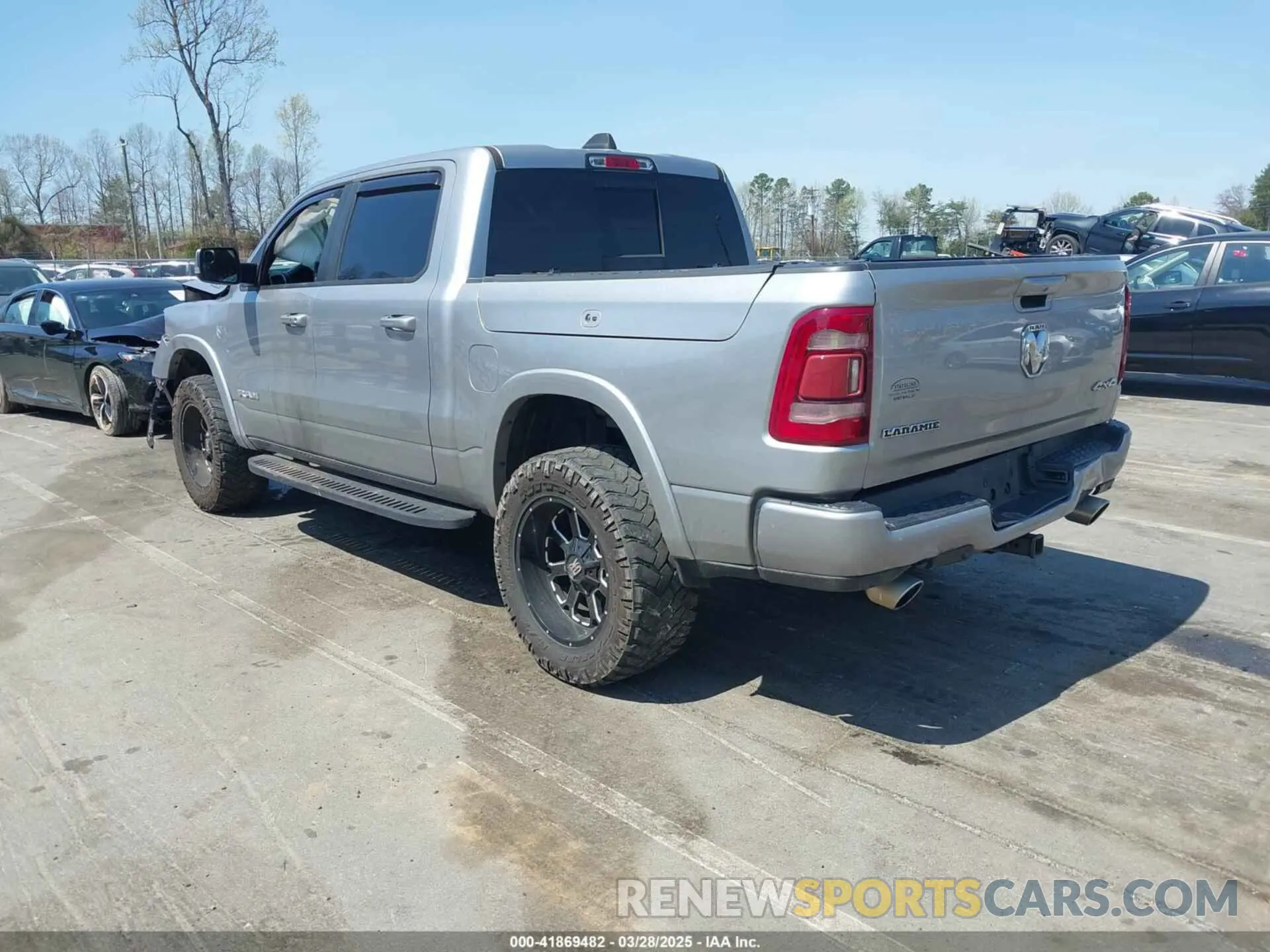 3 Photograph of a damaged car 1C6SRFJT6KN912204 RAM 1500 2019