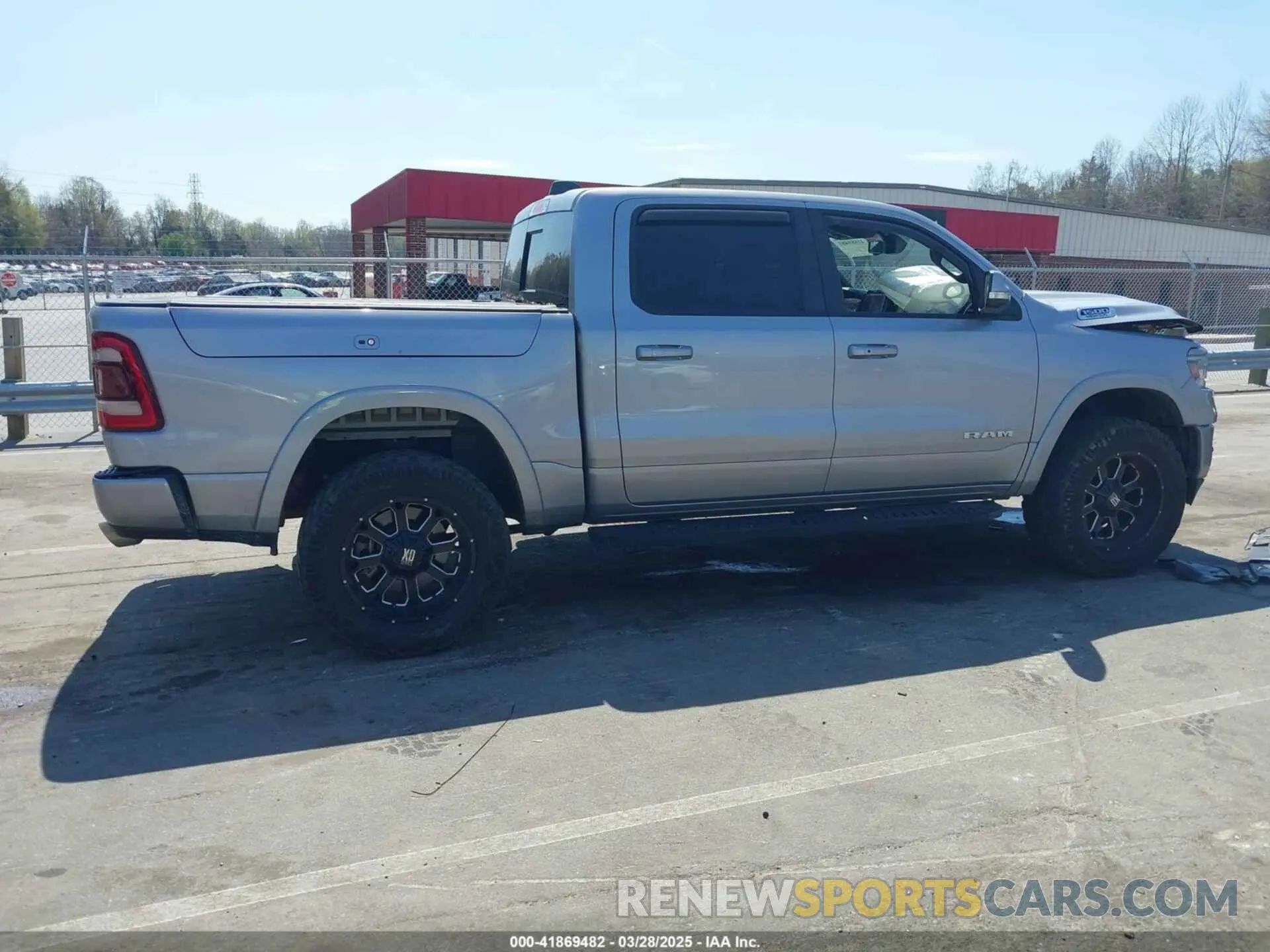4 Photograph of a damaged car 1C6SRFJT6KN912204 RAM 1500 2019