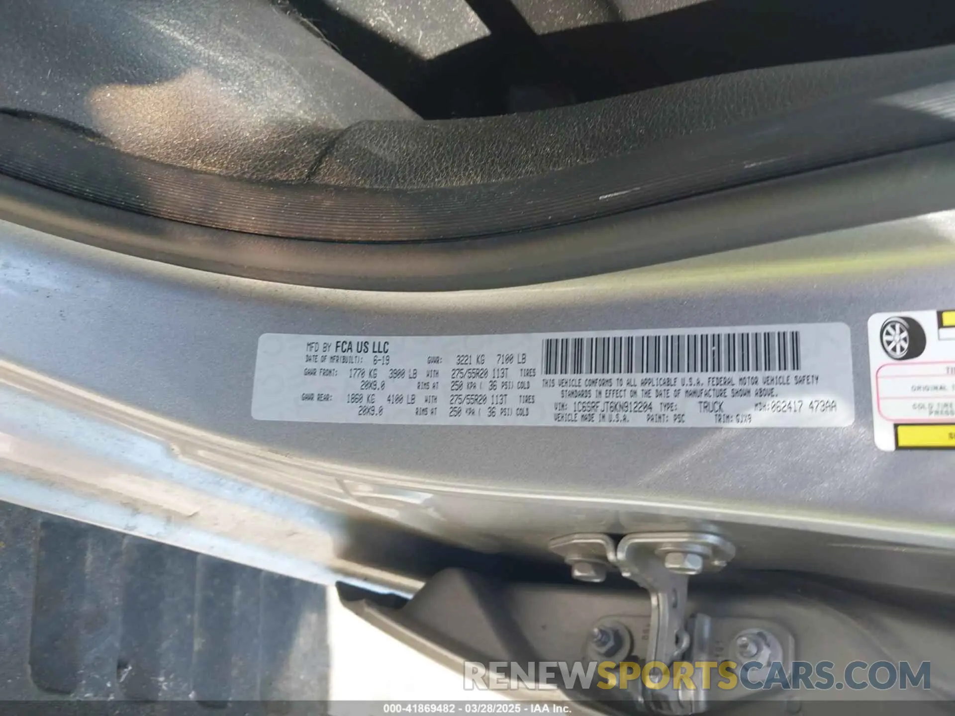 9 Photograph of a damaged car 1C6SRFJT6KN912204 RAM 1500 2019