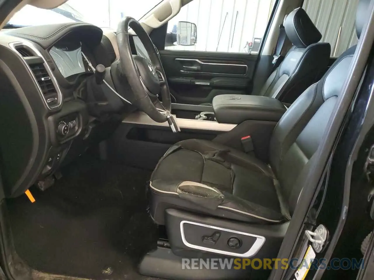 7 Photograph of a damaged car 1C6SRFJT7KN521725 RAM 1500 2019