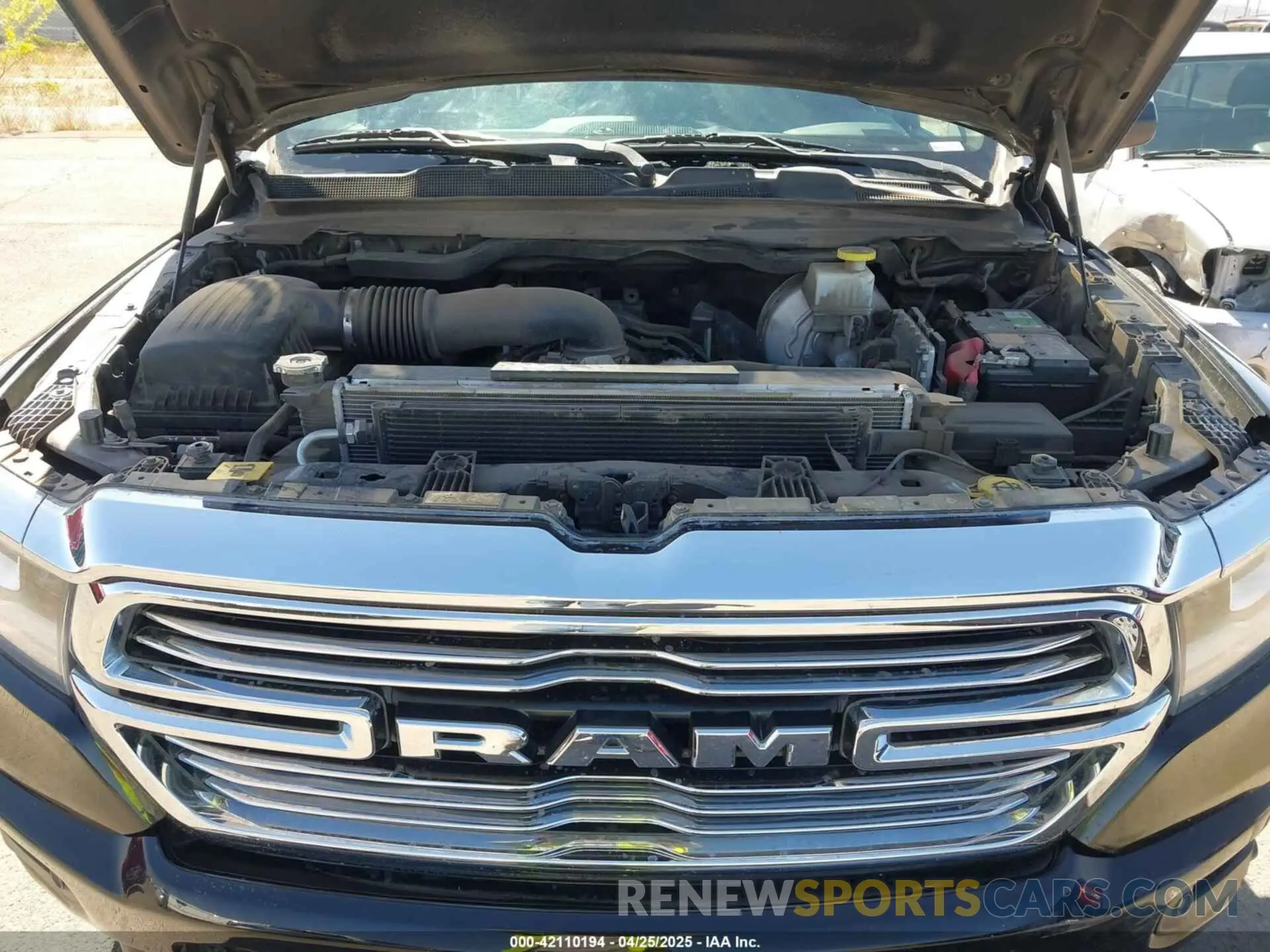 10 Photograph of a damaged car 1C6SRFJT8KN554619 RAM 1500 2019