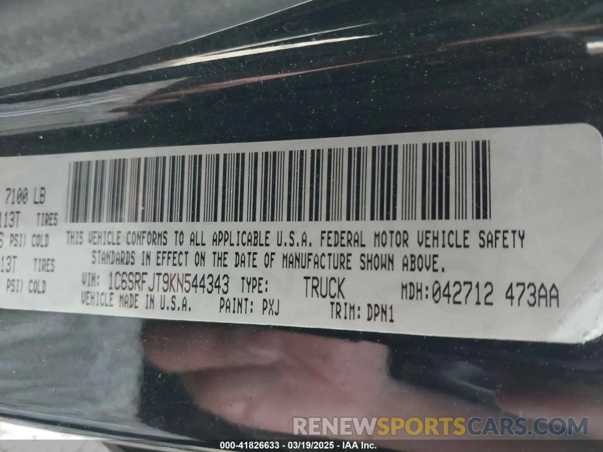 9 Photograph of a damaged car 1C6SRFJT9KN544343 RAM 1500 2019