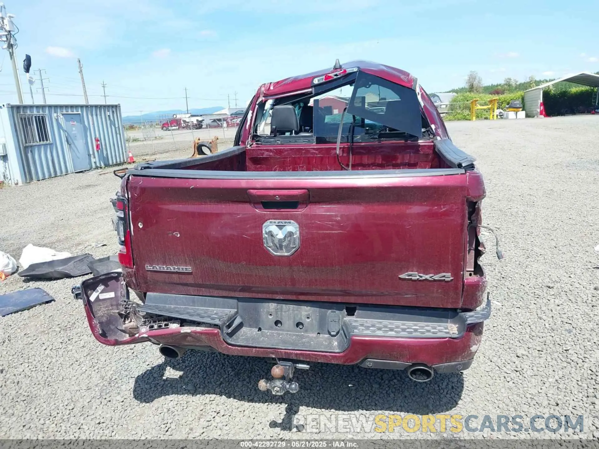16 Photograph of a damaged car 1C6SRFJT9KN584180 RAM 1500 2019