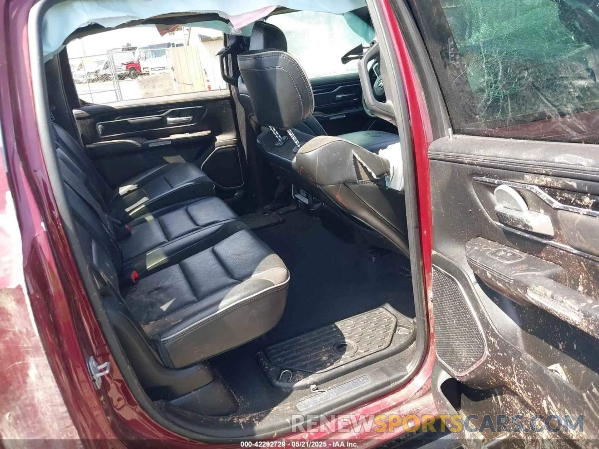 8 Photograph of a damaged car 1C6SRFJT9KN584180 RAM 1500 2019