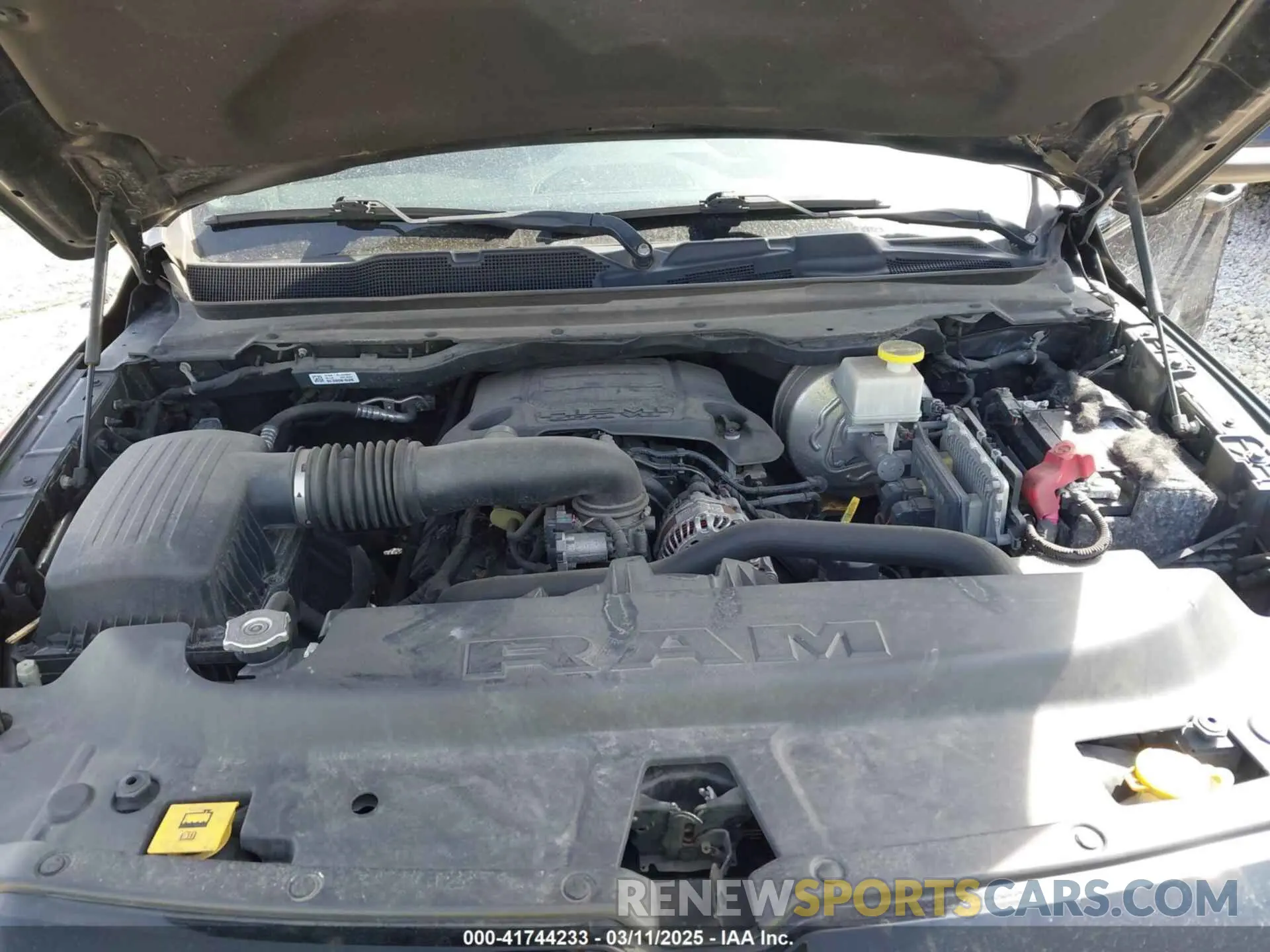 10 Photograph of a damaged car 1C6SRFJT9KN881854 RAM 1500 2019