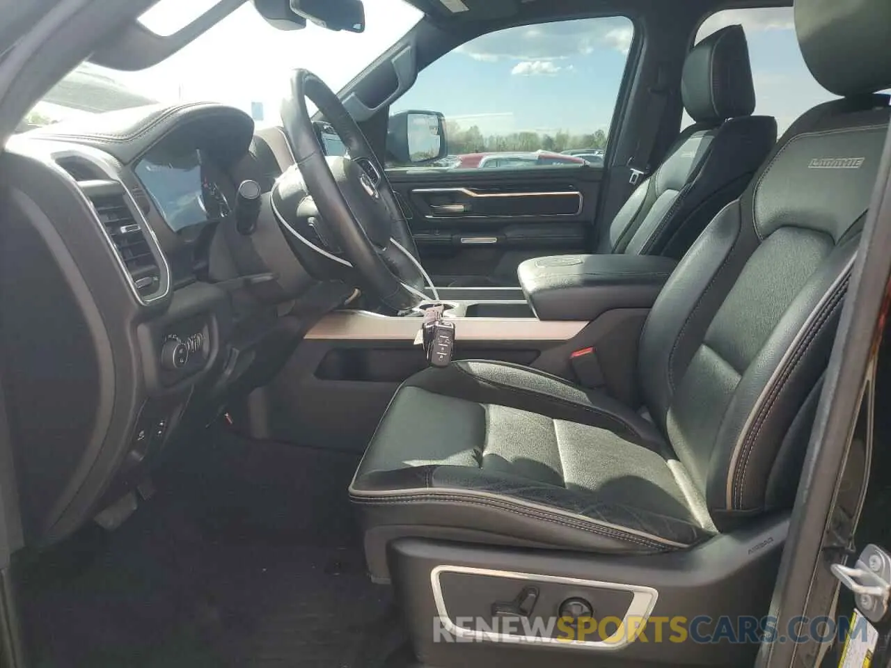 7 Photograph of a damaged car 1C6SRFJT9KN902833 RAM 1500 2019