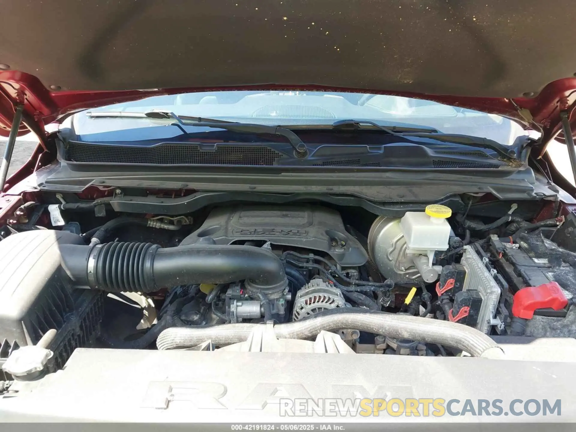 10 Photograph of a damaged car 1C6SRFJTXKN560180 RAM 1500 2019