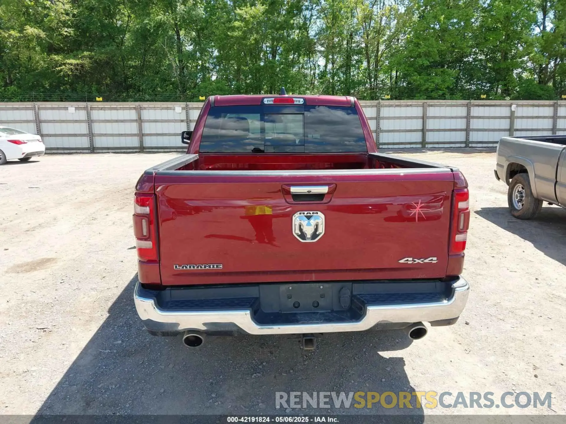 16 Photograph of a damaged car 1C6SRFJTXKN560180 RAM 1500 2019