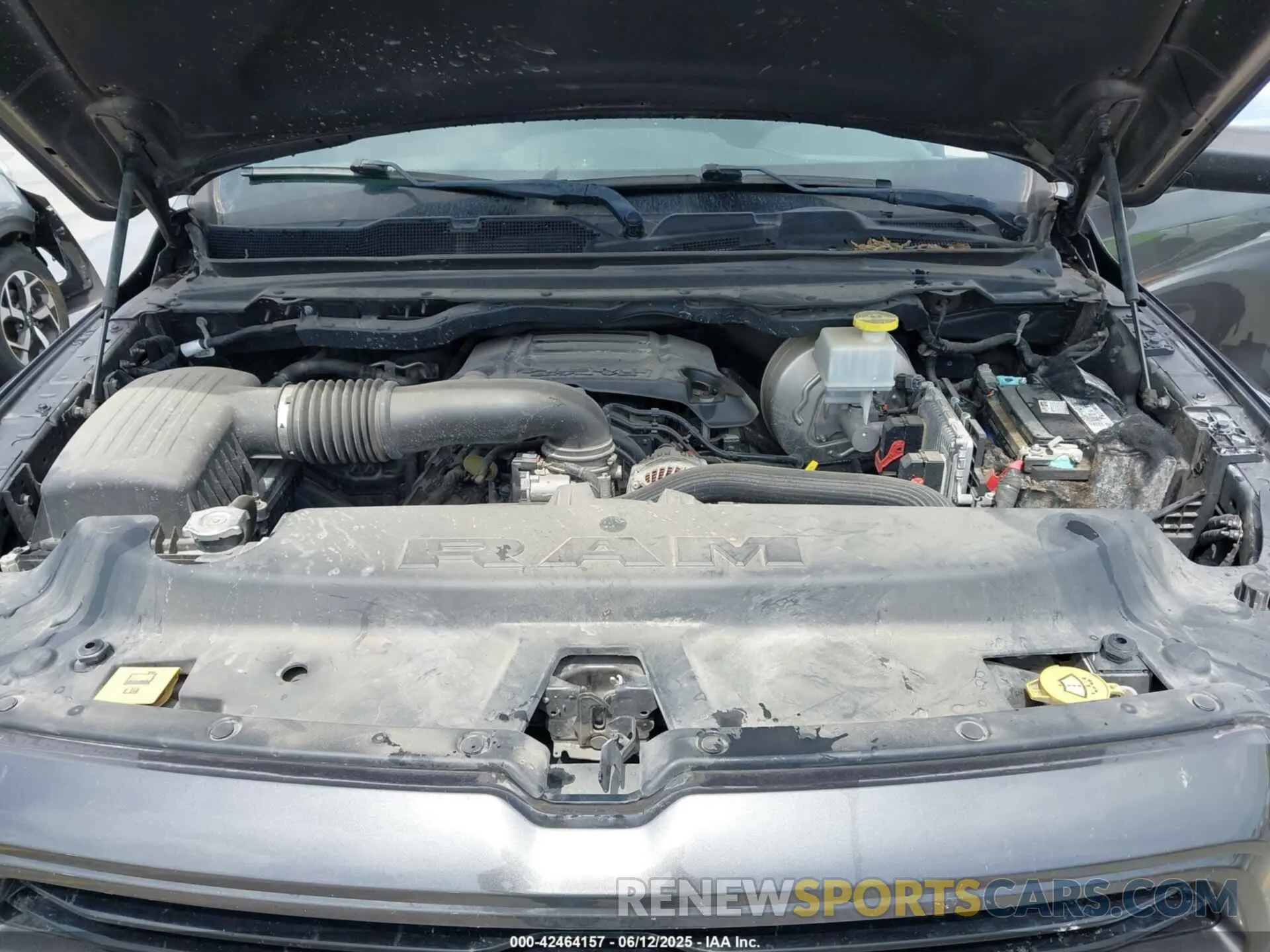 10 Photograph of a damaged car 1C6SRFJTXKN578372 RAM 1500 2019