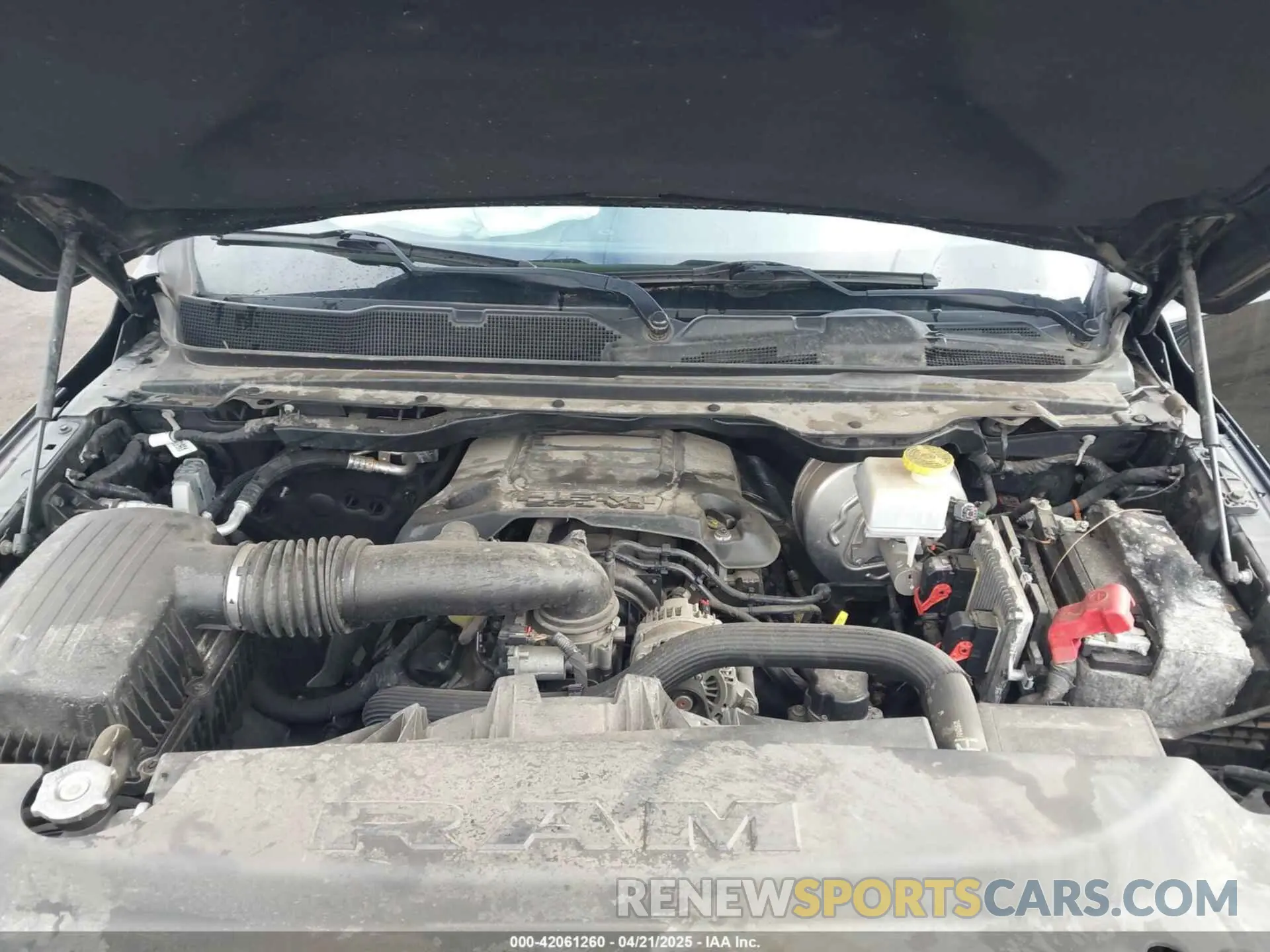 10 Photograph of a damaged car 1C6SRFJTXKN589601 RAM 1500 2019