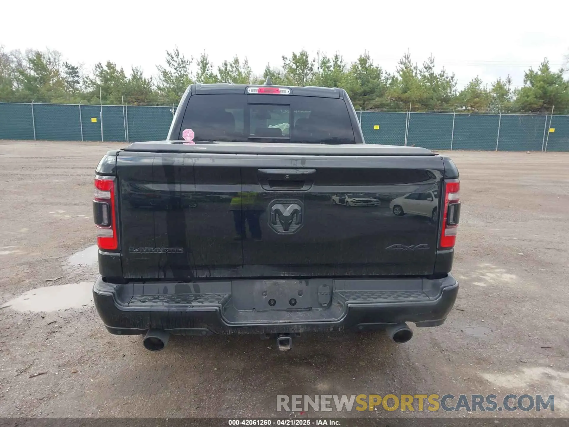 16 Photograph of a damaged car 1C6SRFJTXKN589601 RAM 1500 2019