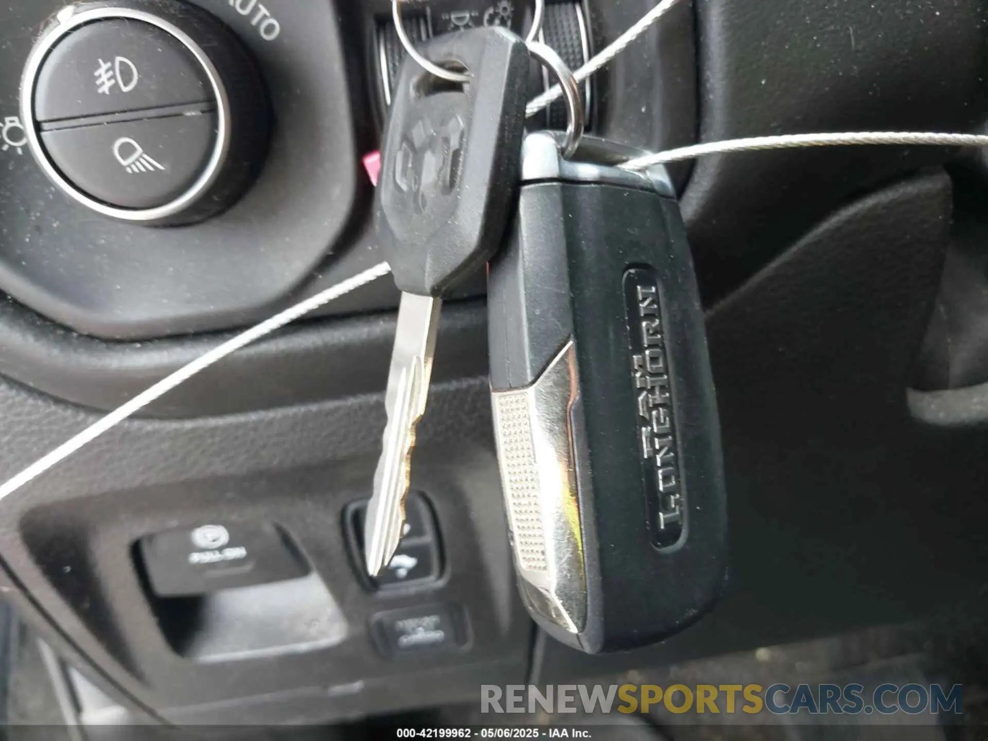 11 Photograph of a damaged car 1C6SRFKT1KN907667 RAM 1500 2019