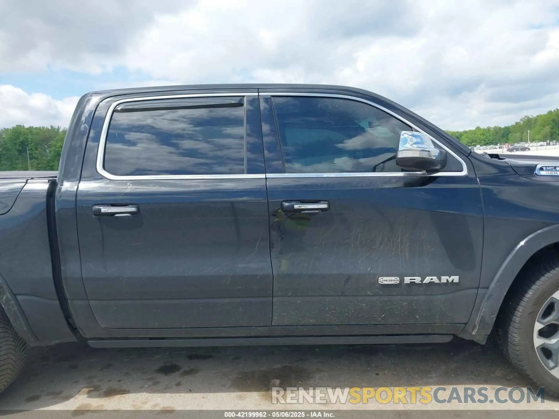 13 Photograph of a damaged car 1C6SRFKT1KN907667 RAM 1500 2019