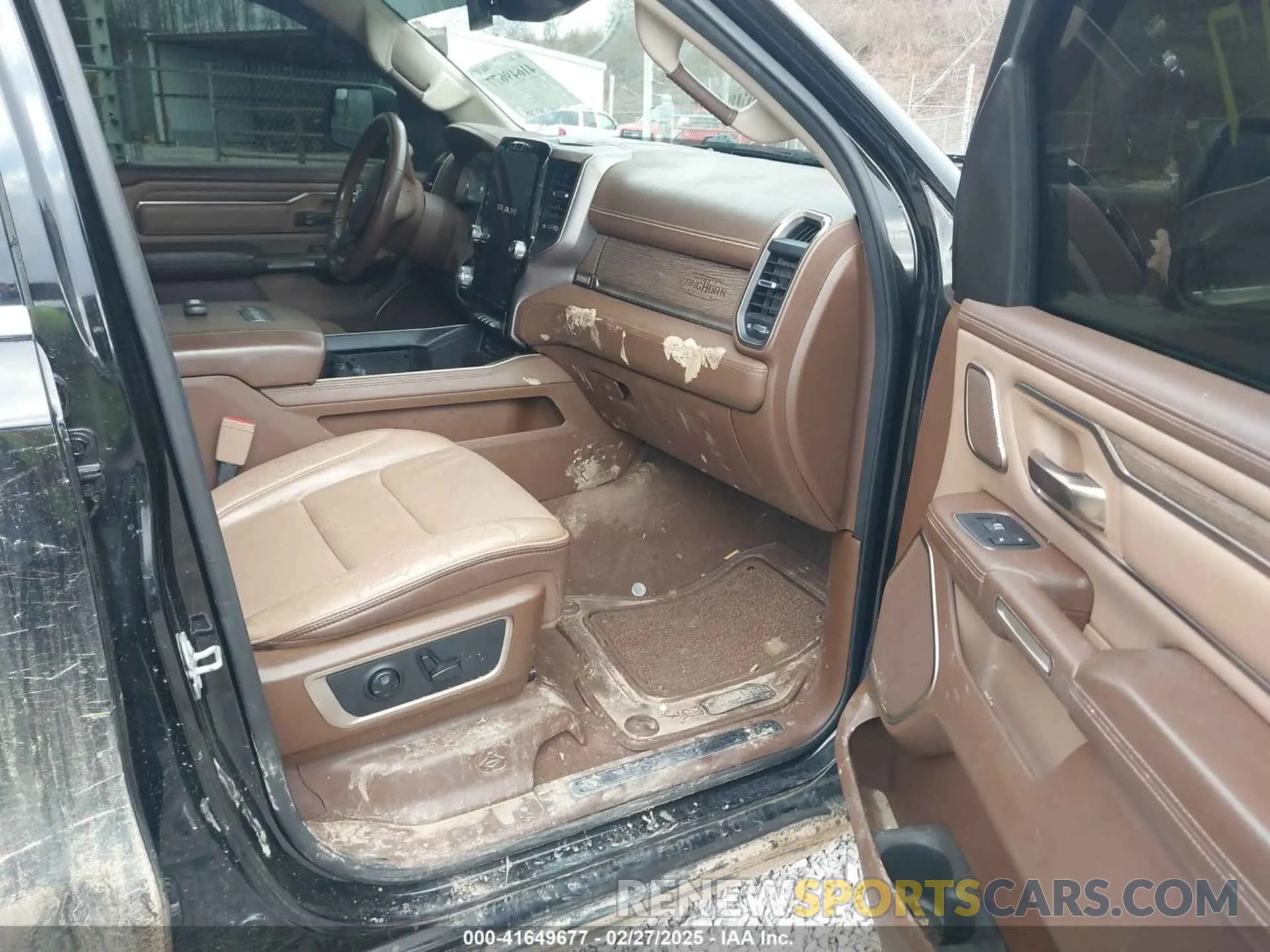 5 Photograph of a damaged car 1C6SRFKT4KN518389 RAM 1500 2019