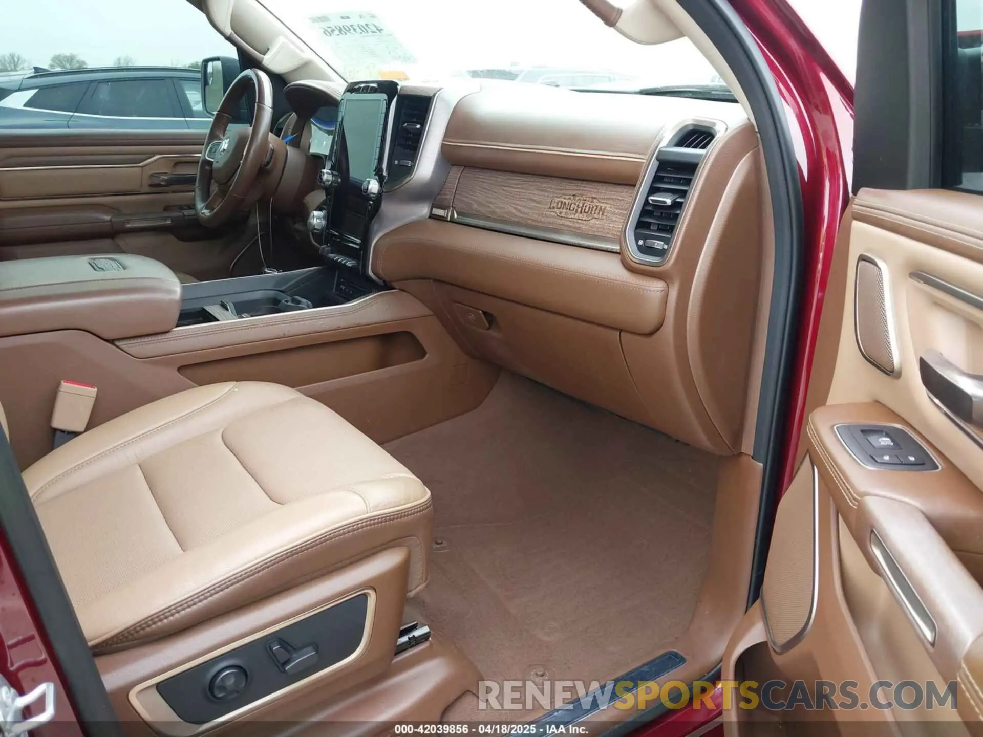 5 Photograph of a damaged car 1C6SRFKT4KN640718 RAM 1500 2019