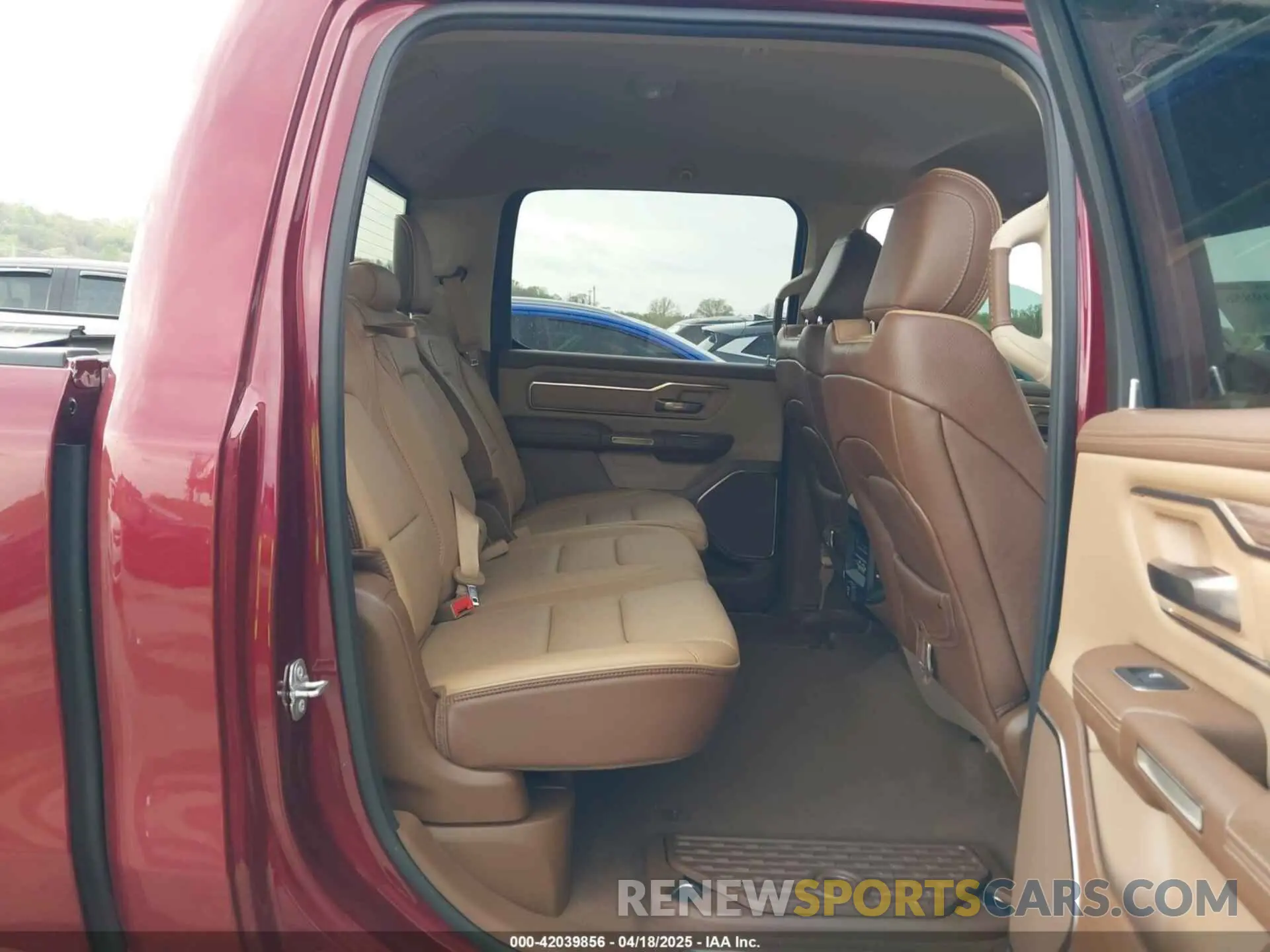 8 Photograph of a damaged car 1C6SRFKT4KN640718 RAM 1500 2019