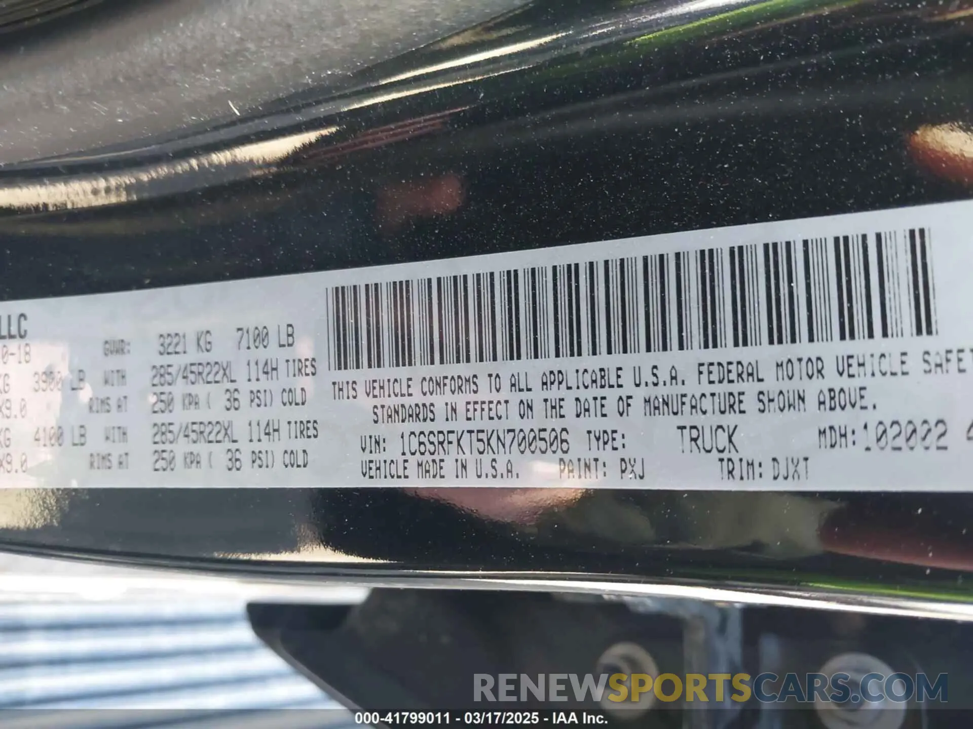 9 Photograph of a damaged car 1C6SRFKT5KN700506 RAM 1500 2019