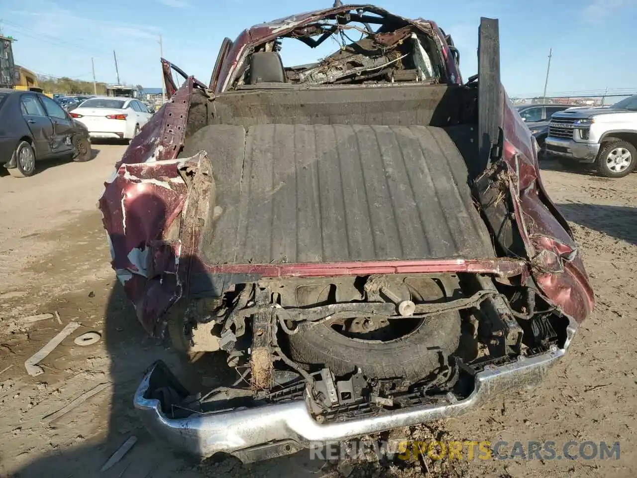 6 Photograph of a damaged car 1C6SRFKT7KN544730 RAM 1500 2019