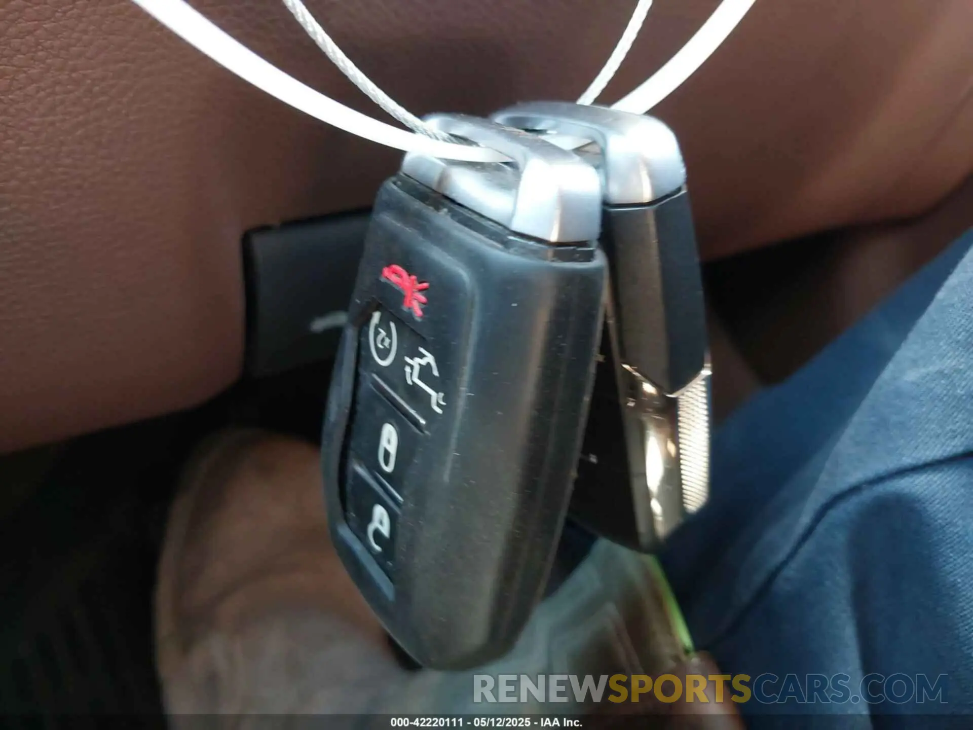 11 Photograph of a damaged car 1C6SRFKT7KN675821 RAM 1500 2019