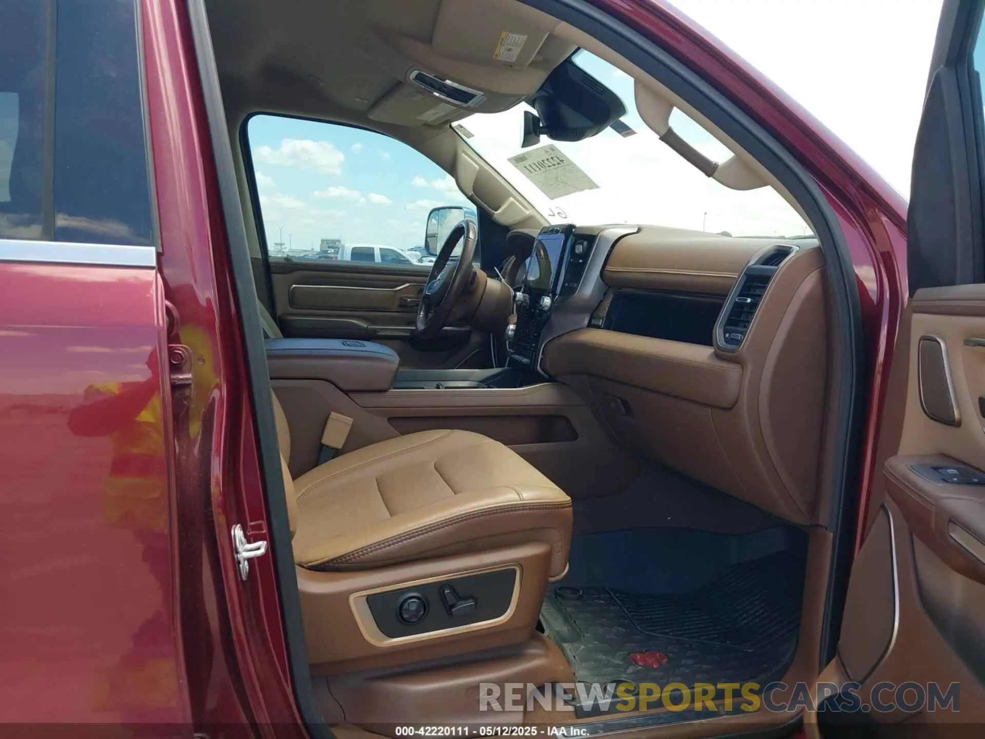 5 Photograph of a damaged car 1C6SRFKT7KN675821 RAM 1500 2019