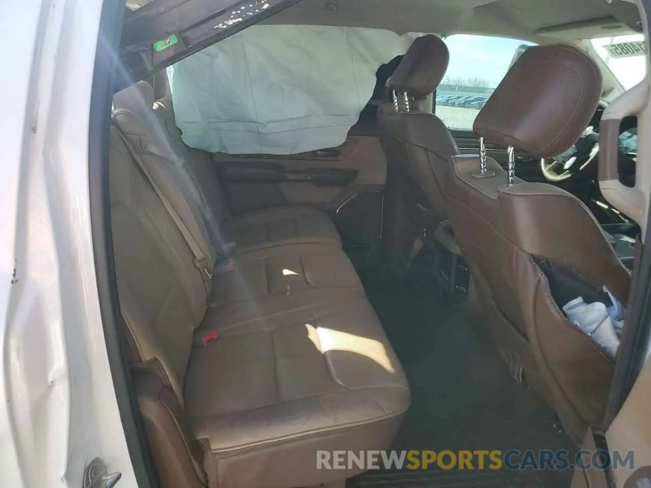 10 Photograph of a damaged car 1C6SRFKT9KN627799 RAM 1500 2019