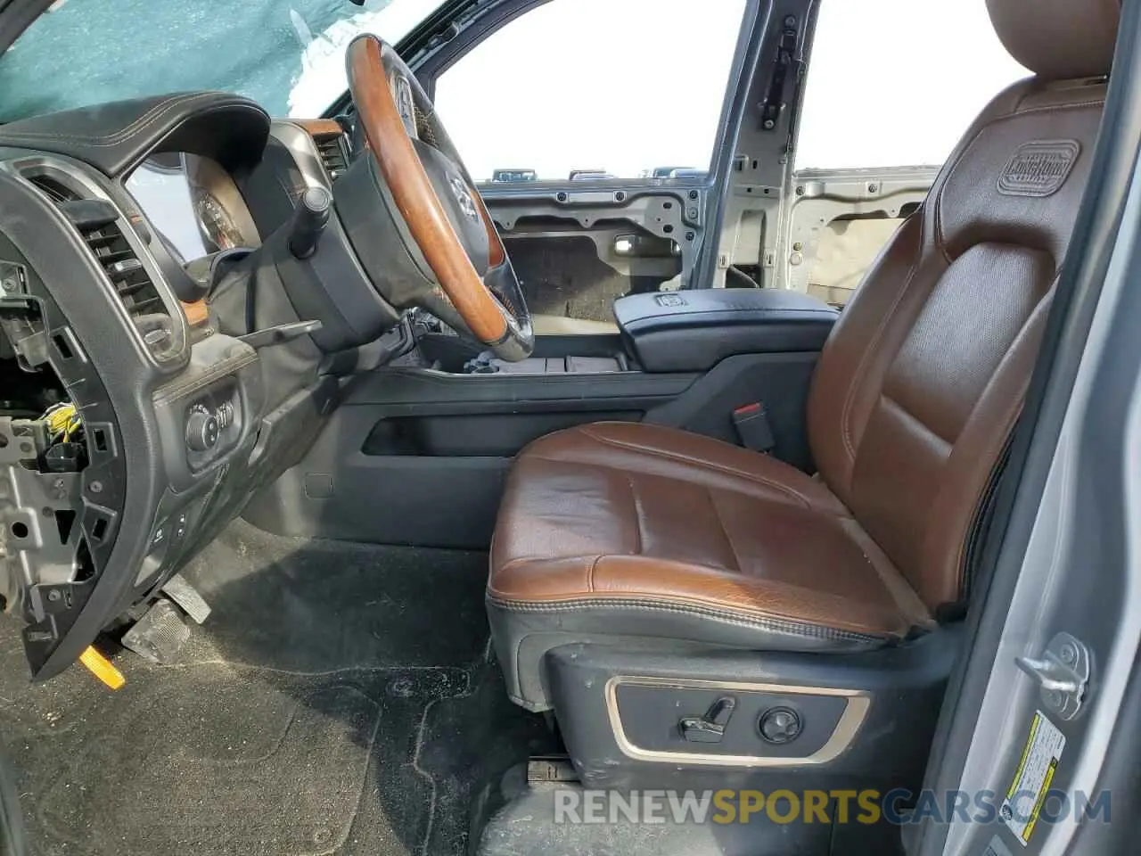 7 Photograph of a damaged car 1C6SRFKT9KN830899 RAM 1500 2019