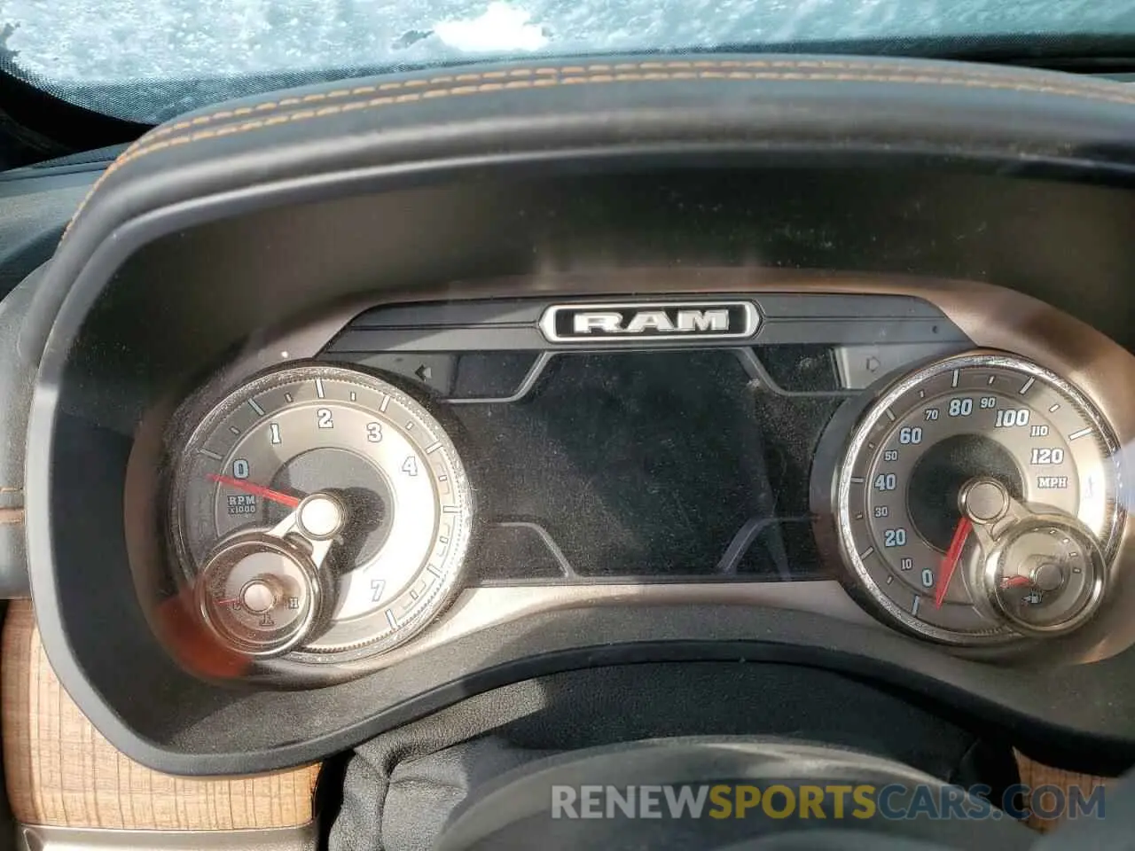 9 Photograph of a damaged car 1C6SRFKT9KN830899 RAM 1500 2019