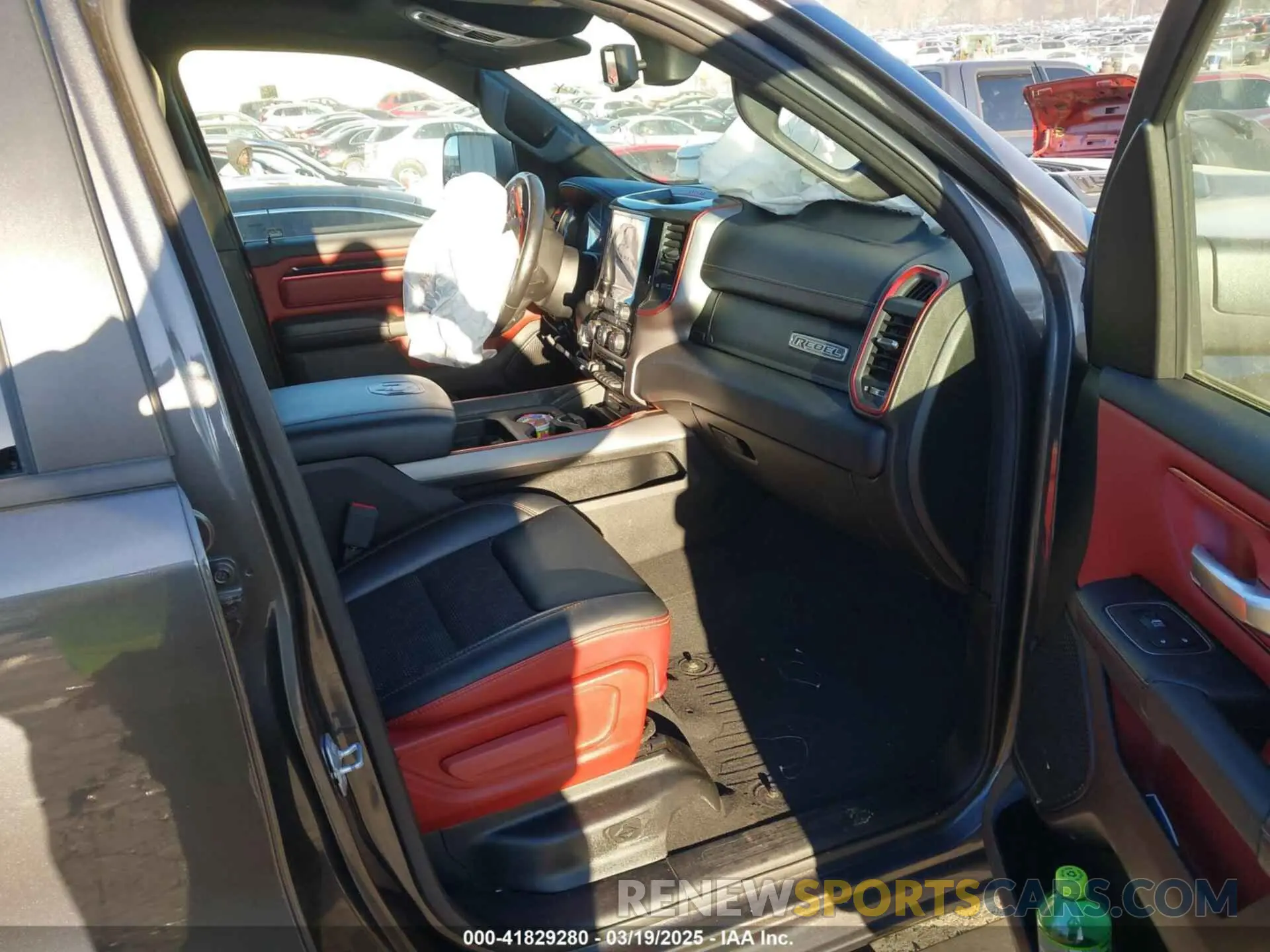 5 Photograph of a damaged car 1C6SRFLT0KN688814 RAM 1500 2019