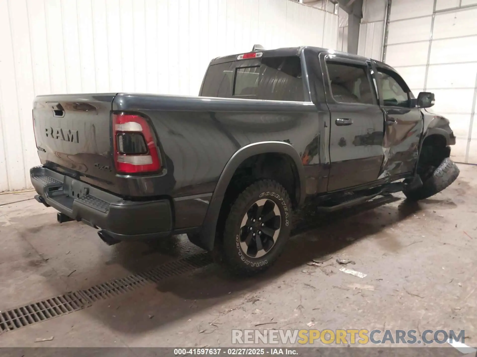 4 Photograph of a damaged car 1C6SRFLT0KN897440 RAM 1500 2019