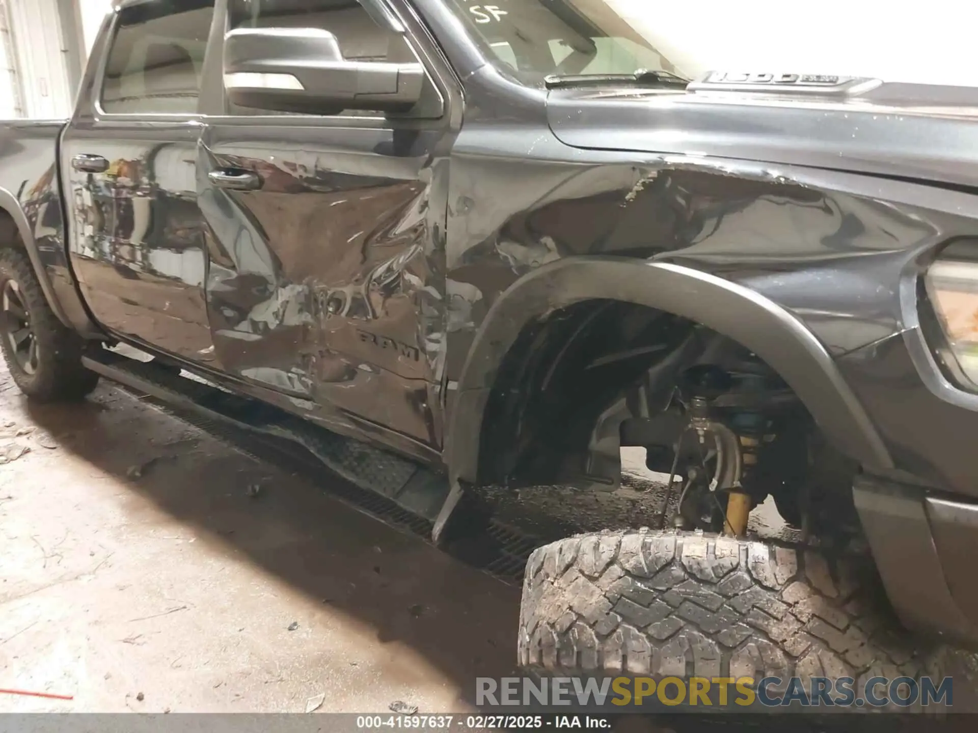 6 Photograph of a damaged car 1C6SRFLT0KN897440 RAM 1500 2019