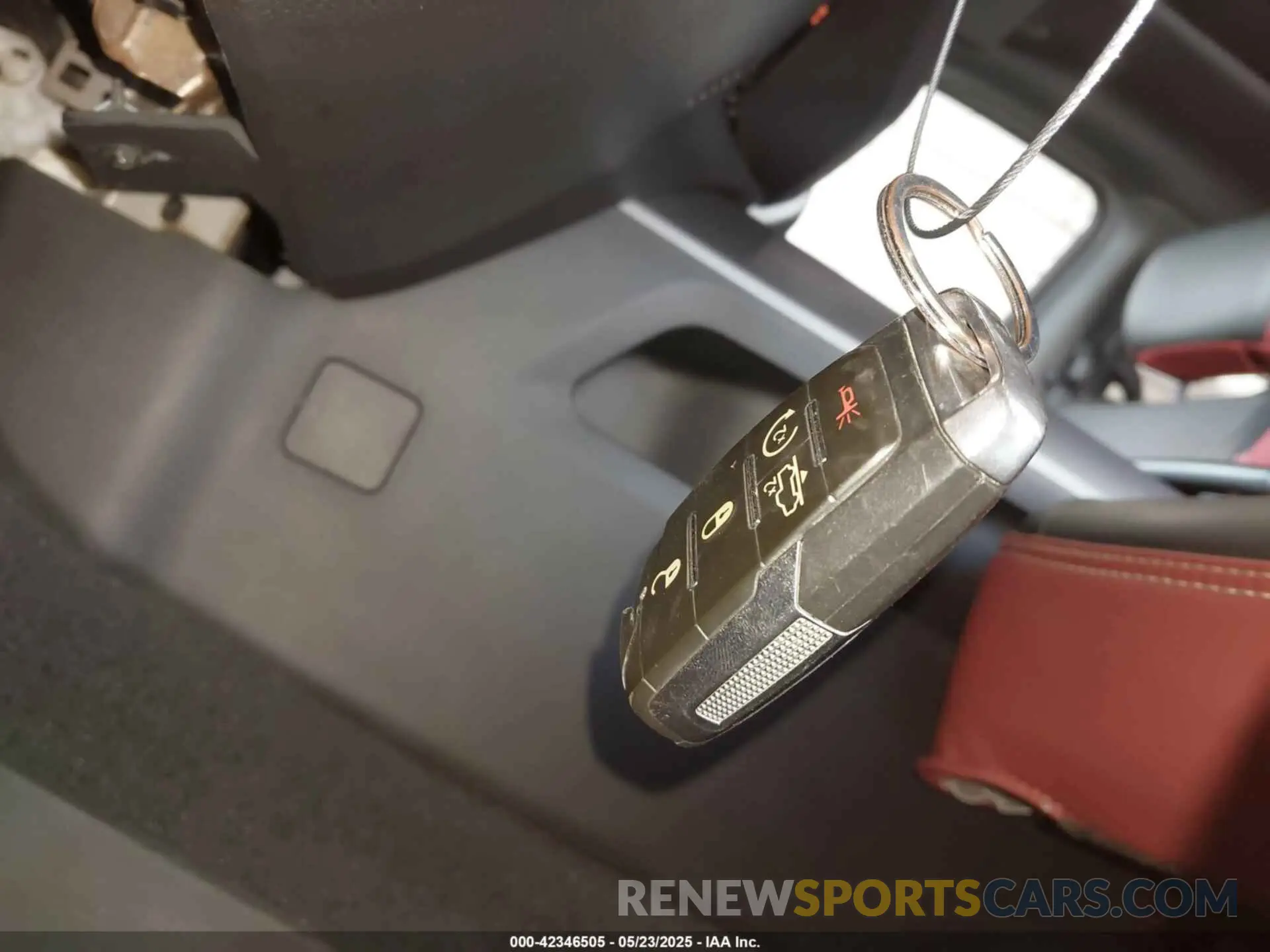 11 Photograph of a damaged car 1C6SRFLT1KN560260 RAM 1500 2019