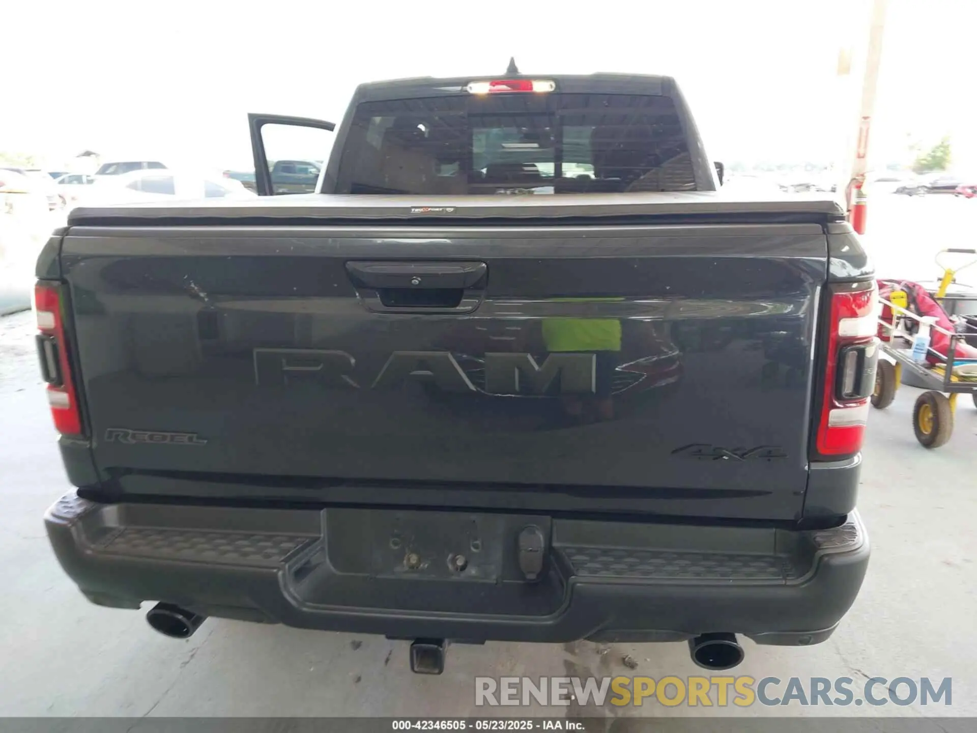 16 Photograph of a damaged car 1C6SRFLT1KN560260 RAM 1500 2019