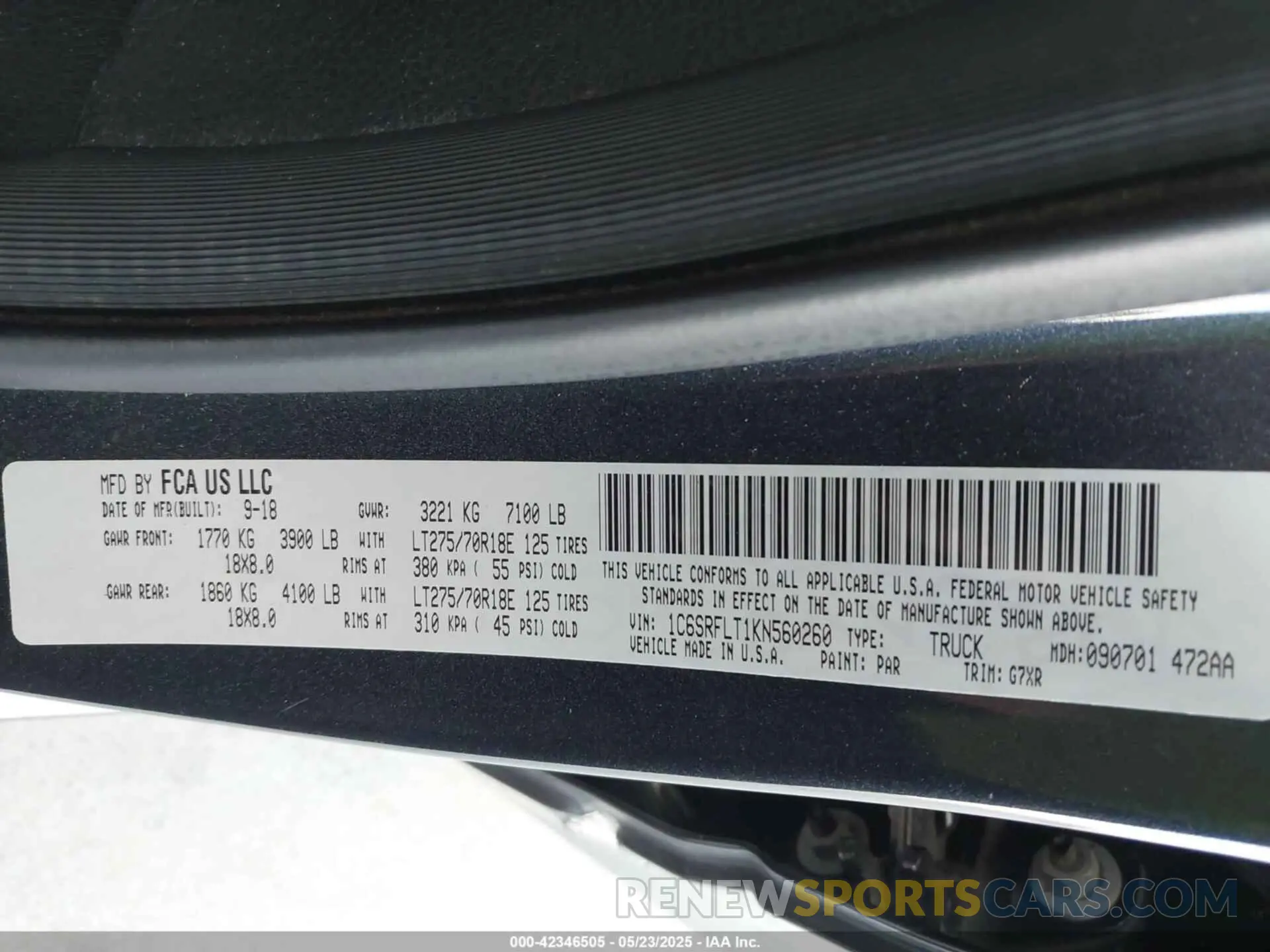 9 Photograph of a damaged car 1C6SRFLT1KN560260 RAM 1500 2019