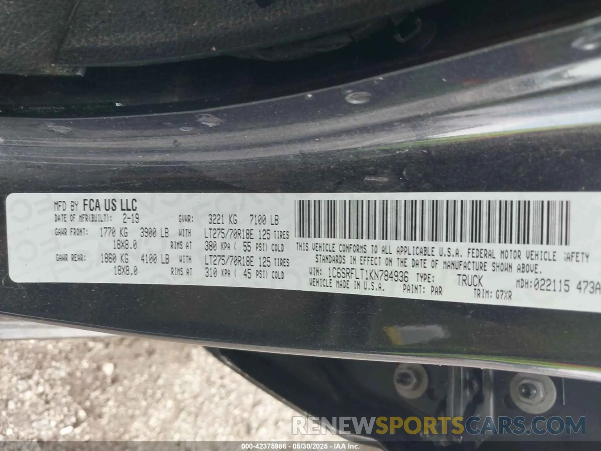 9 Photograph of a damaged car 1C6SRFLT1KN784936 RAM 1500 2019