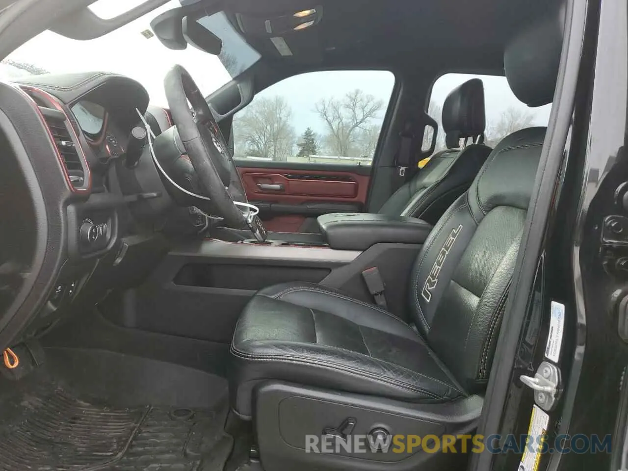 7 Photograph of a damaged car 1C6SRFLT1KN915220 RAM 1500 2019