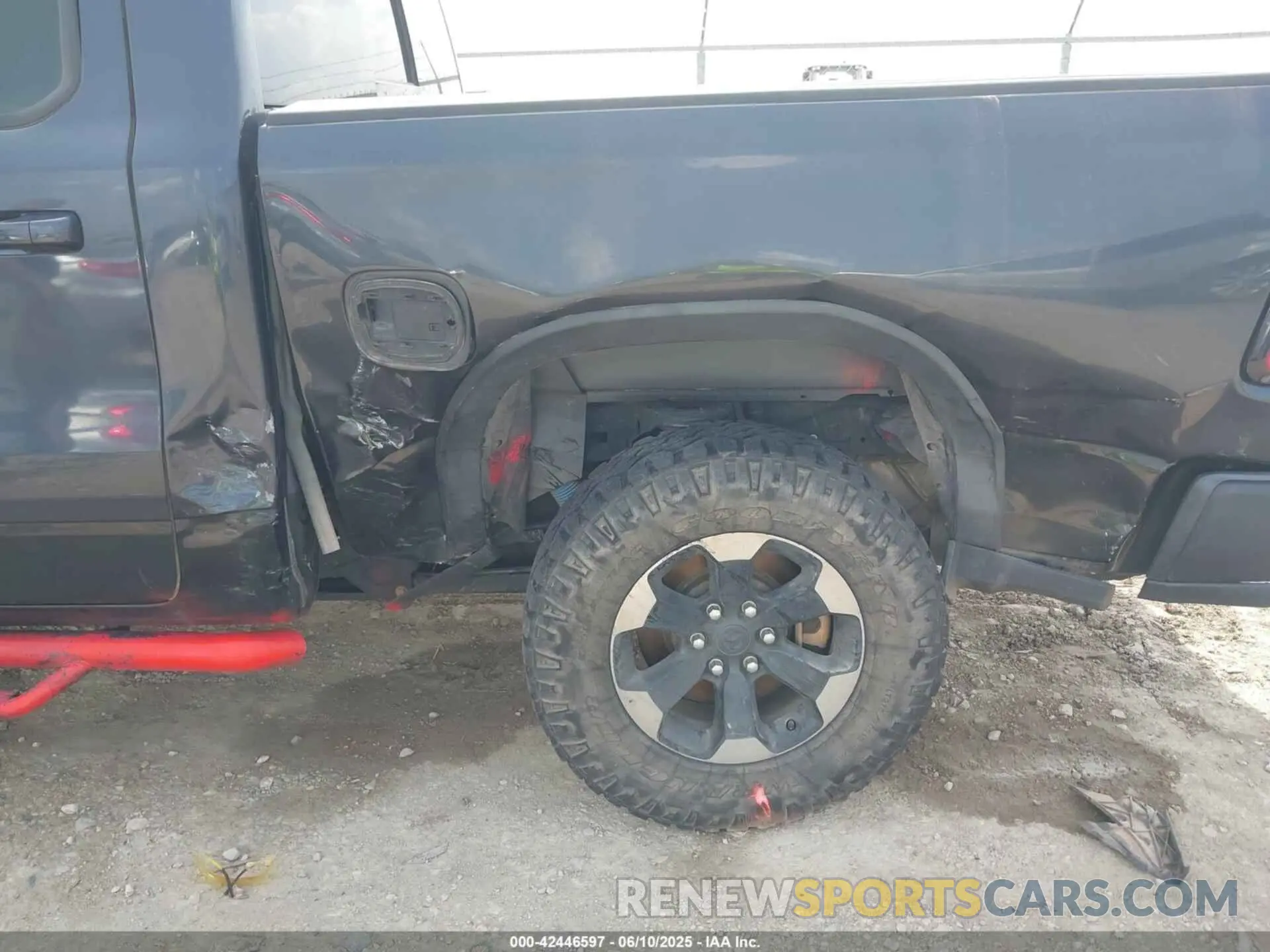 6 Photograph of a damaged car 1C6SRFLT2KN551194 RAM 1500 2019