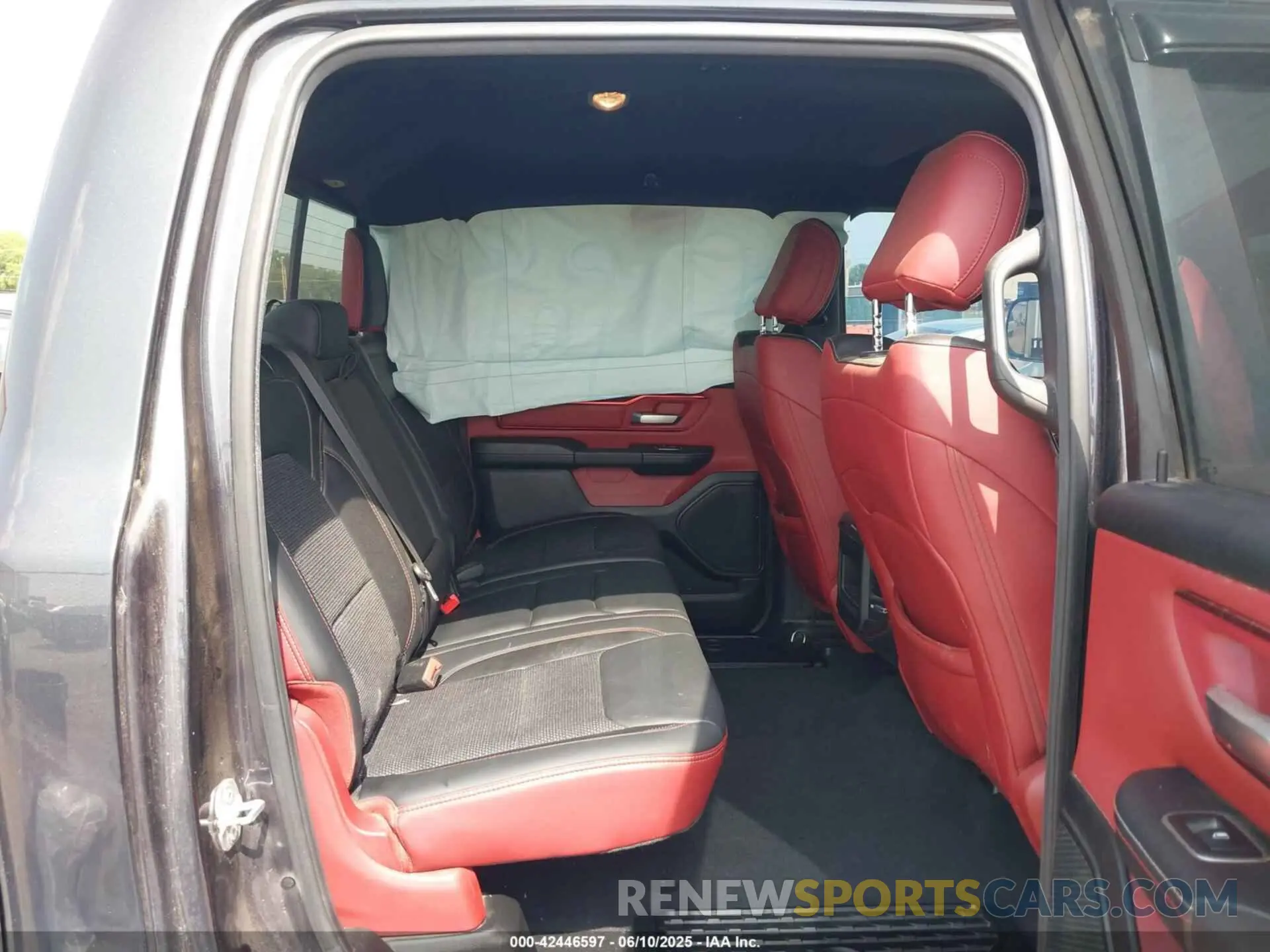 8 Photograph of a damaged car 1C6SRFLT2KN551194 RAM 1500 2019