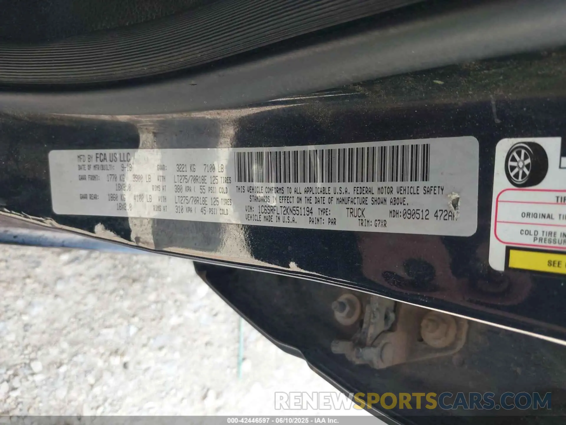 9 Photograph of a damaged car 1C6SRFLT2KN551194 RAM 1500 2019
