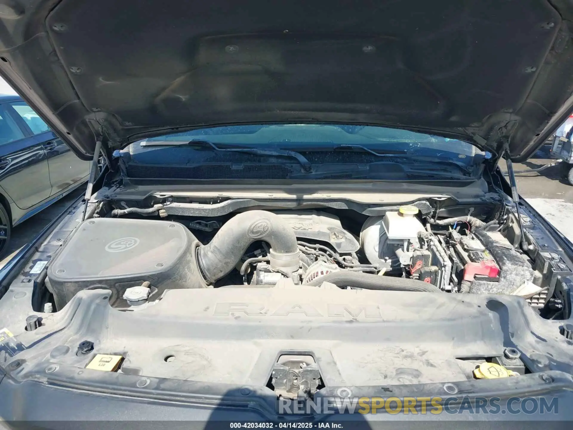 10 Photograph of a damaged car 1C6SRFLT2KN661792 RAM 1500 2019