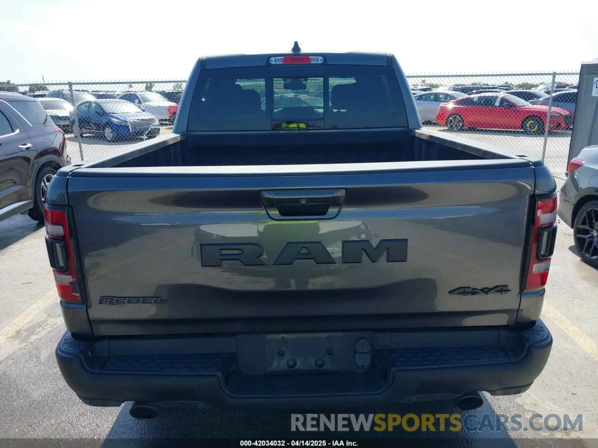 16 Photograph of a damaged car 1C6SRFLT2KN661792 RAM 1500 2019