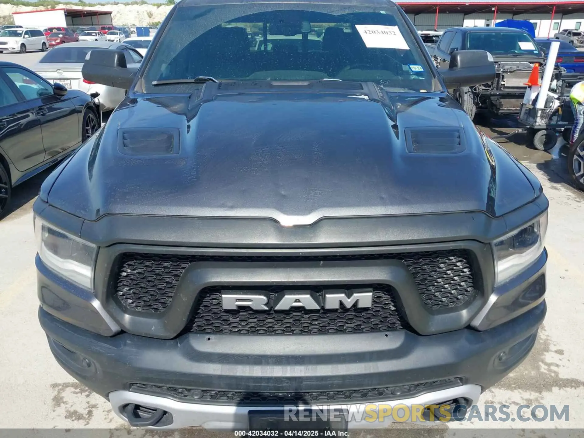 6 Photograph of a damaged car 1C6SRFLT2KN661792 RAM 1500 2019